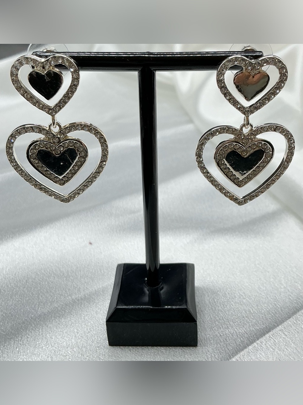 NINE WEST SILVER TONE HEART FROP EARRINGS WITH RHINESTONE ACCENTS